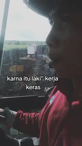maaf ya cantik ayah mu ngk restui hubungan kita karna kami miskin cari lh yg setara dgn mu cantik makasih 🙏🙏
