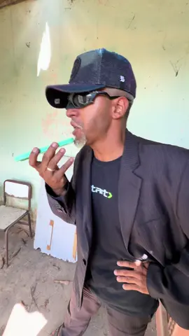 PAGA MEUS 35 REAL 😂 #crisdoguincho #morrodotoramento #comedia #humor #risada 