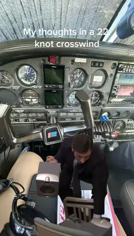 #aviation #pilot #privatepilot #flightschool #femalepilot  