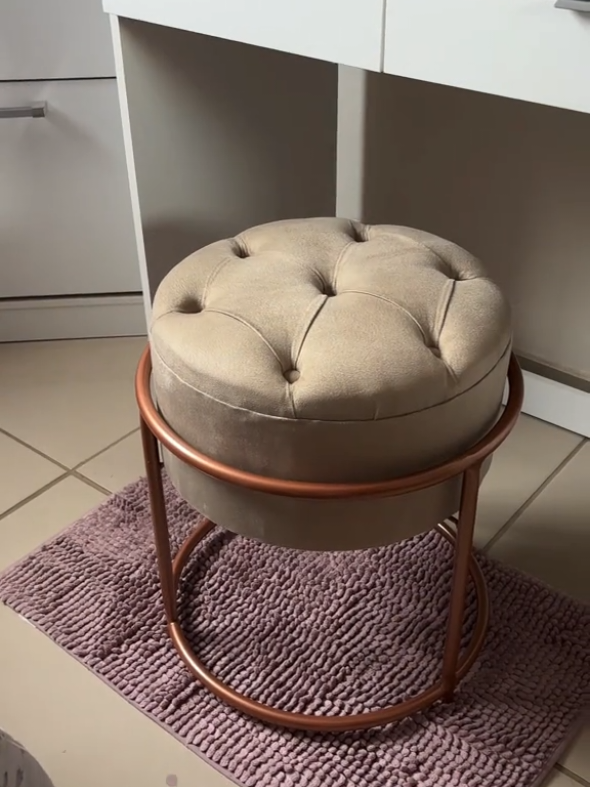 kit 2 Puffs Banqueta Argola Capetone Decoração de Sala ou Banquinho de Penteadeira #puff #decoracao #banquinho #quartodemenina #quartodossonhos 