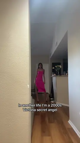 In honor of the show today😛someone get me a model agency 😓#victoriasecretfashionshow #fyp #model 