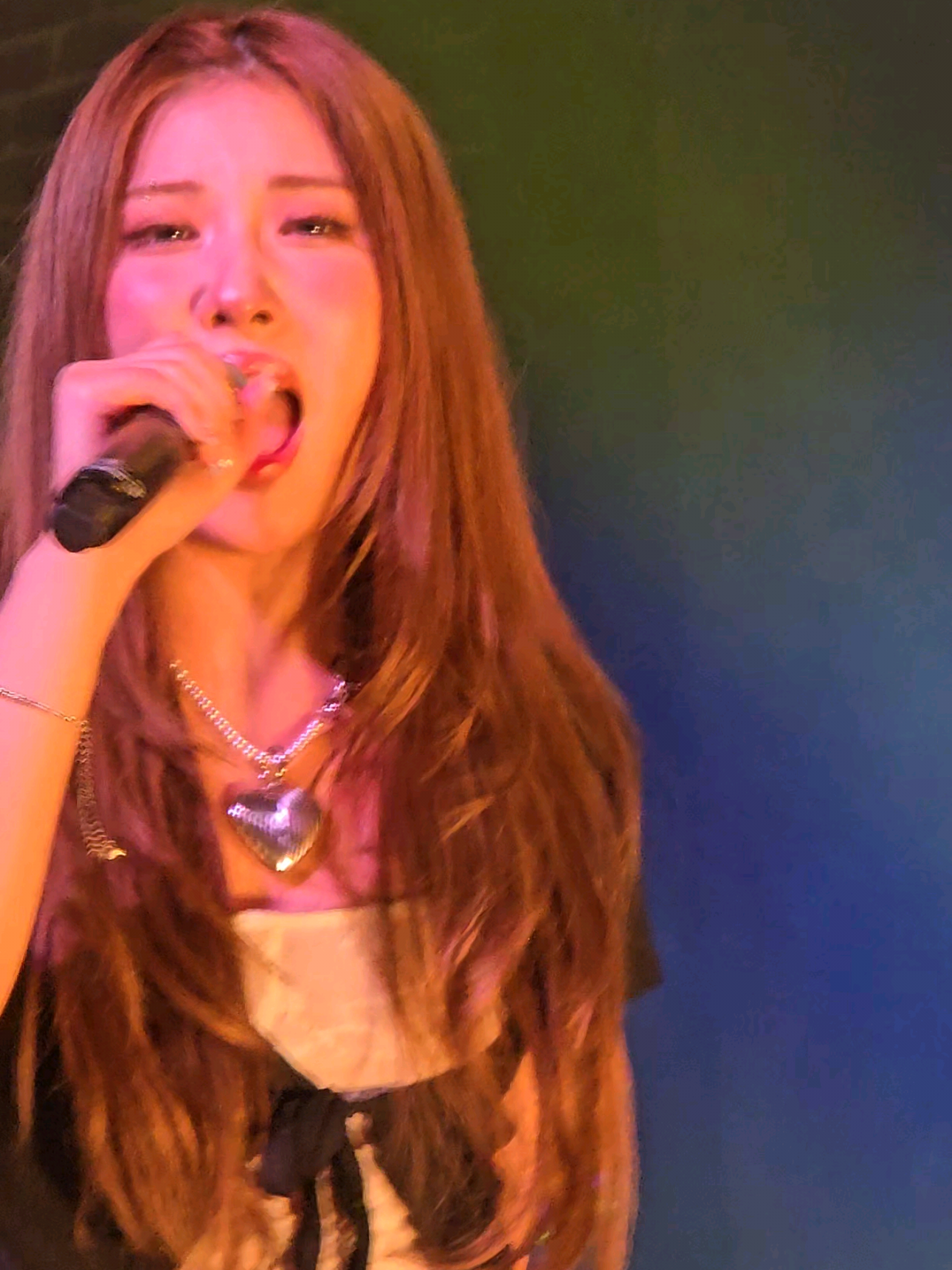Chaein covering I know what you did last summer at Detroit Purple Kiss A Violet To Remeber Tour #purplekiss #퍼플키스 #chaein #kpop 