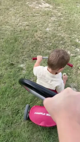 Toddlers are weird🤣 #Outside #MomsofTikTok #RadioFlyer #FYP #SAHM 