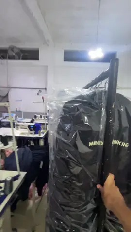 دْخلو عليا فـ Instagram باش تشوفو الكواليس والـ Collection 🔥 #fyp #tiktokmaroc #streetwear #manja #madeinmorocco 