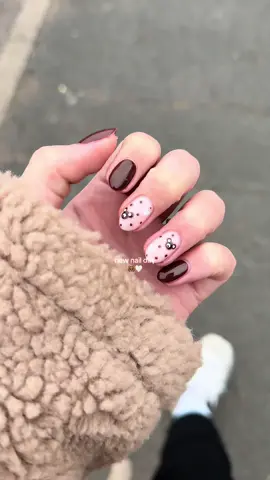 new nail day slay 🐻🤎🤍🧸✨ #teddybearnails #autumnnails #brownnails #fallnails #teddynails 