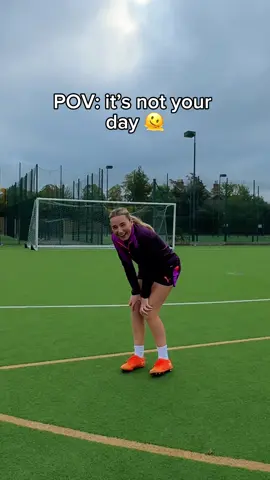 Absolute head loss 😂 #football #topbins #crossbar #girlsfootball 