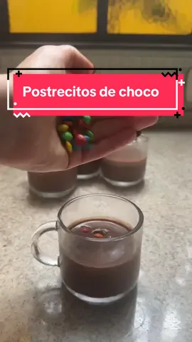 No serán los comprados pero quedan muuy ricos 😗 Postrecito de chocolate: -1/2 litro de leche  -2 cdas de azúcar  -2/3 cdas bien colmadas de fécula de maíz -100gr de choco semiamargo -1 cda de vainilla Si quieren más info de las essen háblenle a @Marcela  💓 #postrecitos #chocolate #essen #danette #recetafacil 