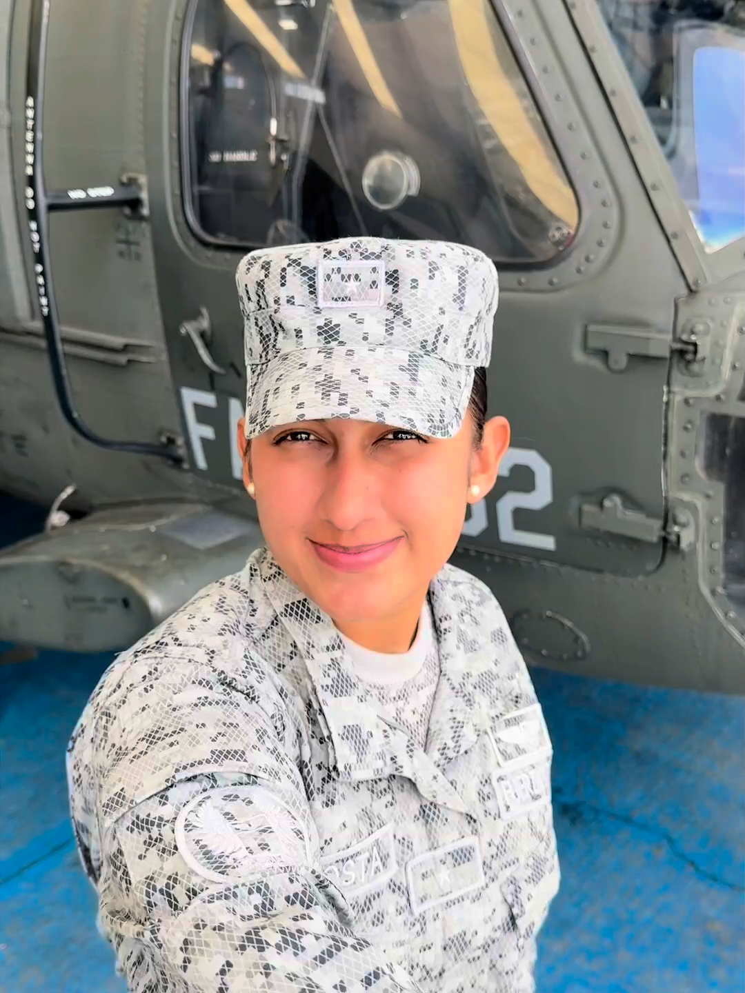 En la tierra, el aire o el espacio… nuestros uniformes son el reflejo de quienes entregan todo por proteger la Nación 🇨🇴. #SiempreFirmes #HonorEsServir #paratiiiiiiiiiiiiiiiiiiiiiiiiiiiiiii #militarylife #soldado #videomilitar #pilotsoftiktok