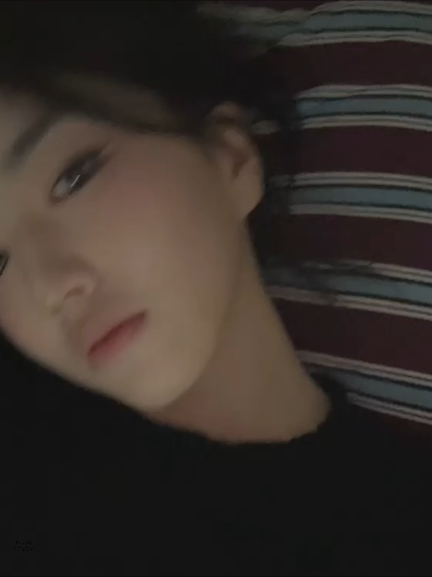 Doing a live lying down like that is so crazy of her honestly #Sohyun #소현  #tripleS #트리플에스 #トリプルS