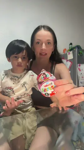 there are obviously certain people in the US who accomodate kids as well- but i see it here so much more 🫶🏼 and sometimes you just need one nice person to turn your whole mood around #micheladasmom #singlemom #gringainmexico #gringaconsazon #livinginmexico 