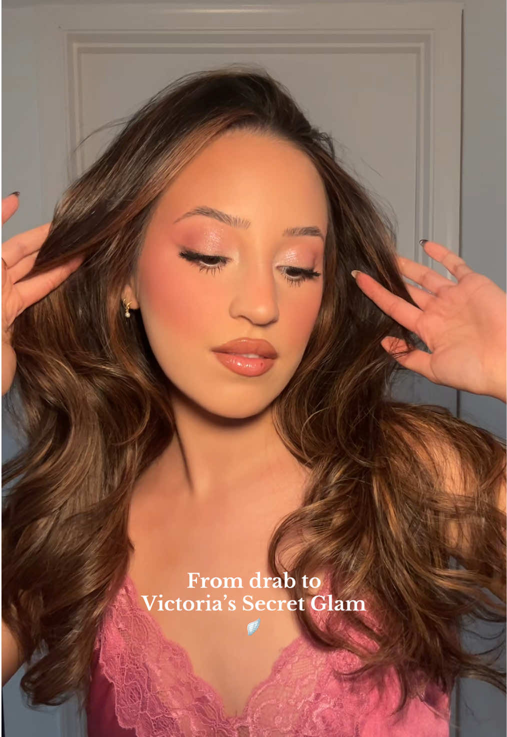 In honor of the @Victoria’s Secret fashion show tonight 🪽 tutorial anyone??? 🩷 #vsfashionshow #victoriassecret #victoriassecretfashionshow #blowout #transition 