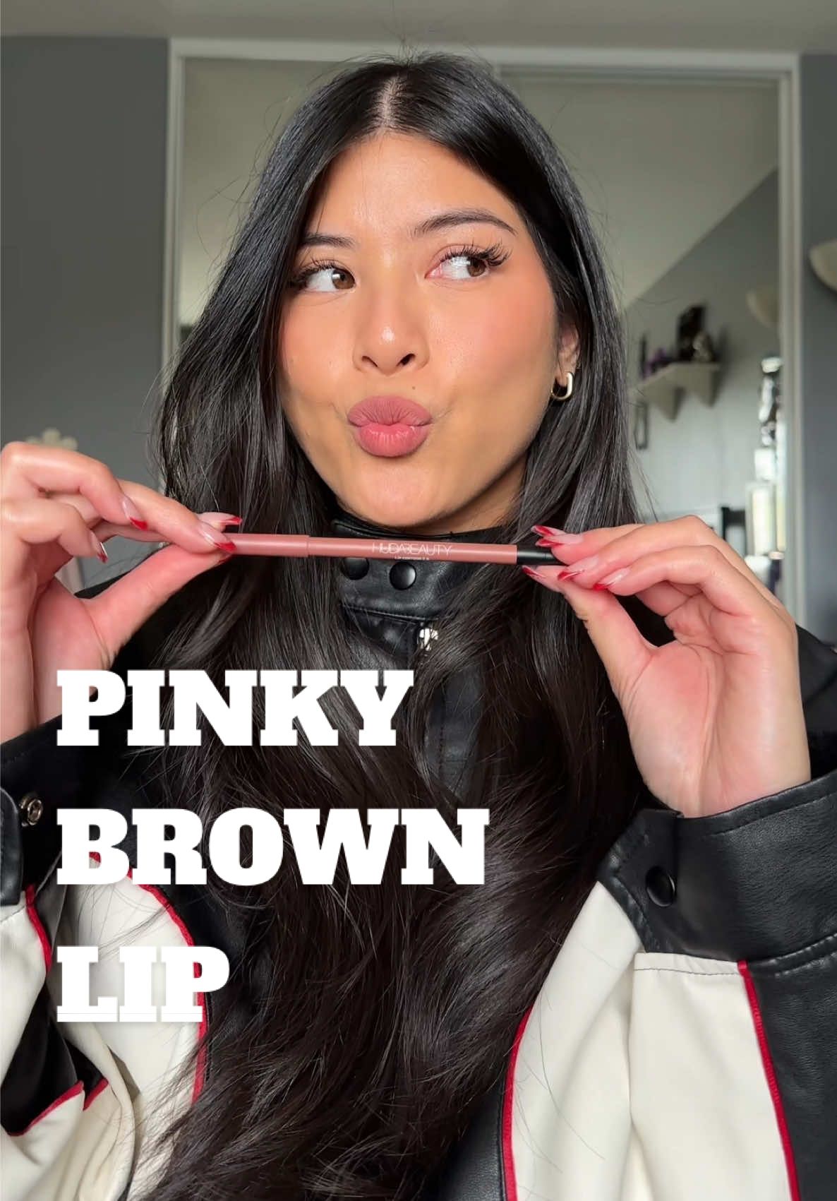 In honor of the Victoria Secret Fashion Show day, let me put you on to Bombshell by @Huda Beauty, the most perfect pinky brown, your lips but betta!!!👄 #hudabeauty #pinkybrown #lipliner 