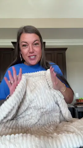 It’s on sale now!  More Christmas gifts #tinatoodaloo #christmas #holidays #gifts #electricblanket 