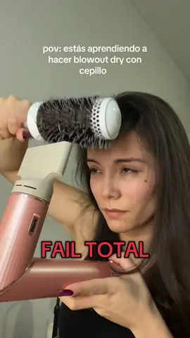 still working, acepto tips para mejorar la técnica🫰🏼✨  #fail #blowoutfail #buncyhair #blowdrybrush #hairtips 