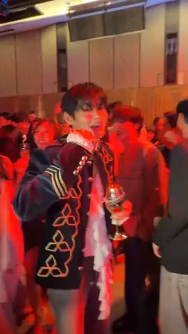 #taehyung #v #wkorea 