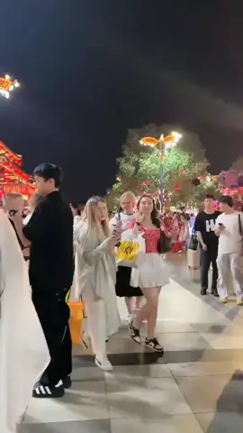 part 1😍😍😍 UK🇬🇧 is very beautiful girls #girlstravel💫 #unfreezmyaccout #vierltiktok #girlstravleling #realbutey 