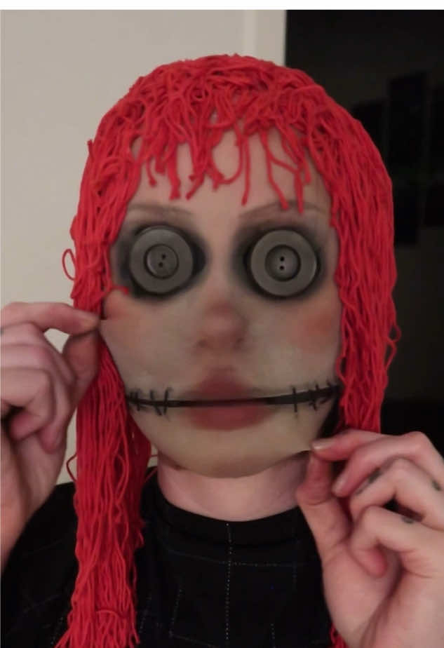 Easy rag doll makeup for Halloween ✨✨✨ #makeup #halloweenmakeup #creativemakeup #ragdoll #dollmakeup 