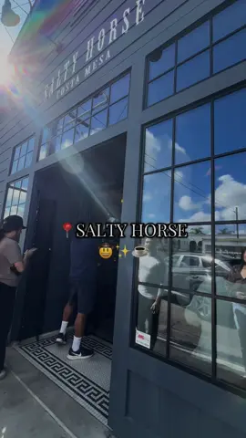 Miércoles de coffee shop🤠🎀☕️🫶🏻✨#saltyhorse #orangecounty #coffeeshop #aesthetic 