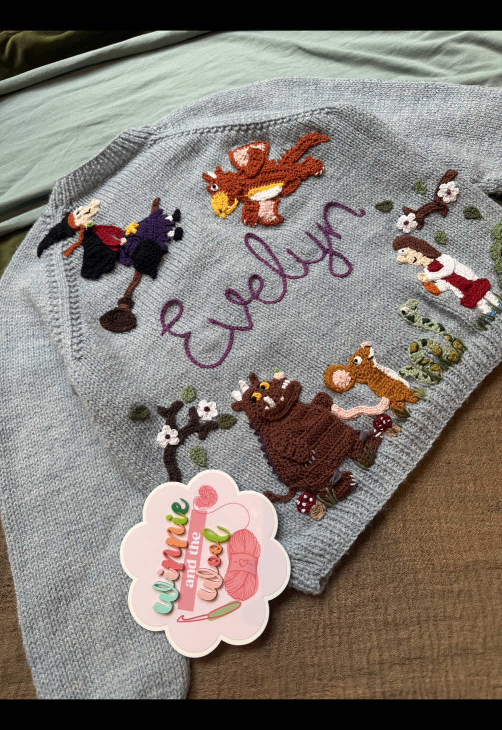 The dreamiest ASMR, pack this amazing book lover knit with me!  . . . #handmade #handknit #crochet #bookworm #booklover      