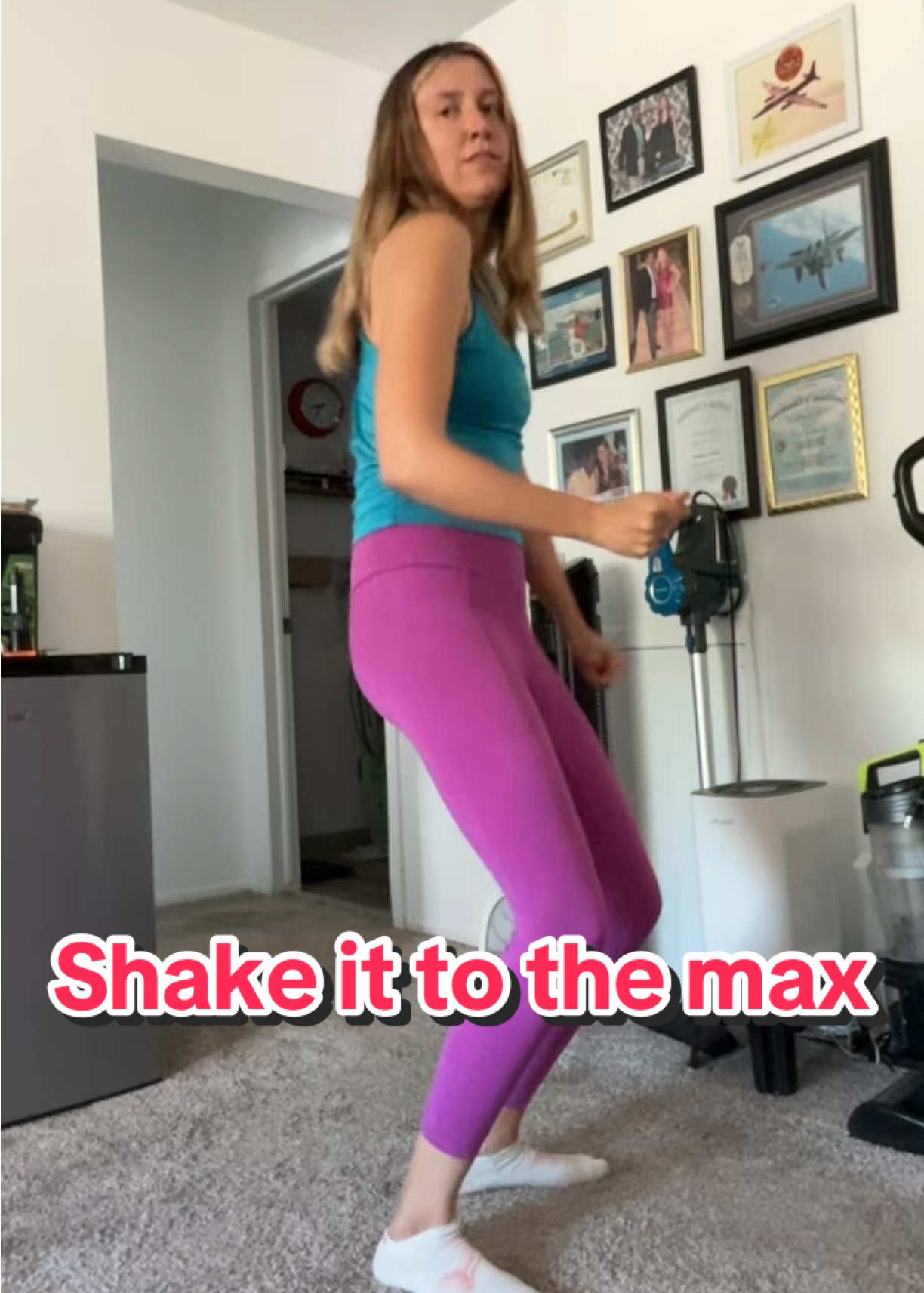 #shakeittothemax  #fyppage #fyp #dancetok #dancewithme 