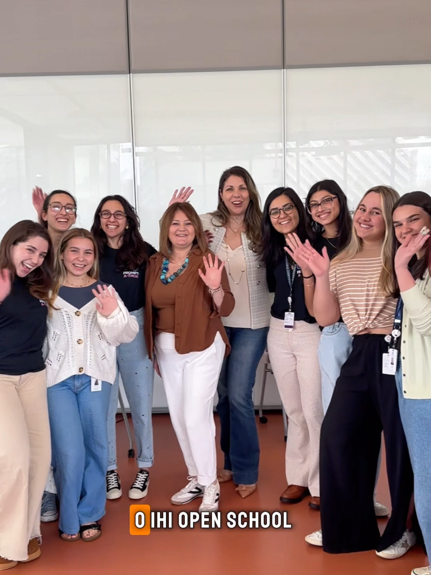 Imagina desenvolver um projeto e ele ser usado no Einstein Hospital Israelita? 😮 Foi isso o que aconteceu no IHI Open School!  ▶️ Dá o play para saber tudo o que rolou por aqui! #SomosFaculdadeEinstein #GraduaçõesEinstein #IHIOpenSchool #QualidadeESegurança #InstituteForHealthcareImprovement #Einstein