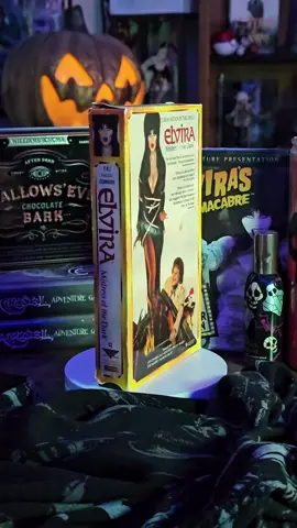 These movies were magic #Elvira #elviramistressofthedark #elviraedit #halloween #goth