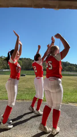 Round 1 playoffs 😝 @Emma_Parker @tam.tam7777 #fypシ #viral #softball #playoffs 