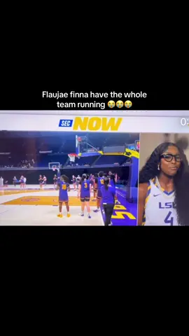 #FLAUJAE I told her to leave that wig alone 😭😭 #fyp #flaujae #lsuwomensbasketball #viralvideo 