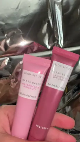 i loveeeee #lipgloss #glowrecipe #makeup #fyp #fallfindsforyou 