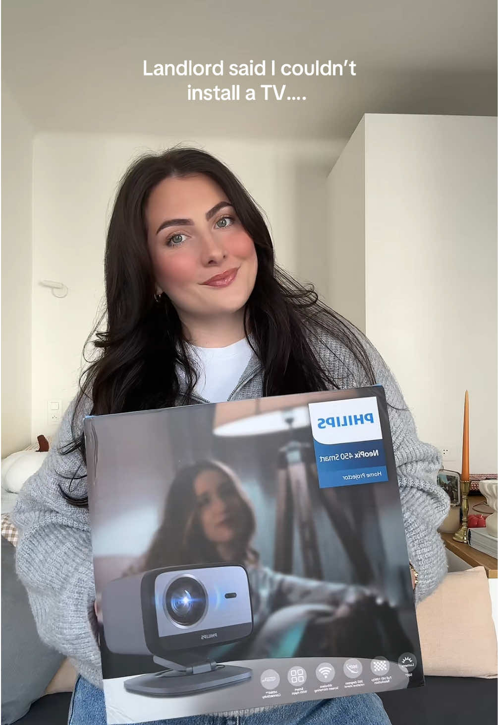 Not sure how I was ever living without it 🥹  en partenariat avec Philips Projection Get yours from Amazon or shop.philipsprojection.com  @Philips Projection  #hometheater #philips #renterfriendly #movienight #apartment 