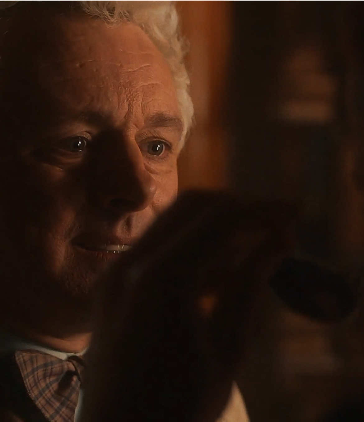 Just an incomplete list of their most intimate moments scp @marie 🪐🦇⸆⸉ #goodomensedit #ineffablehusbands #crowley #aziraphale #aziracrow 