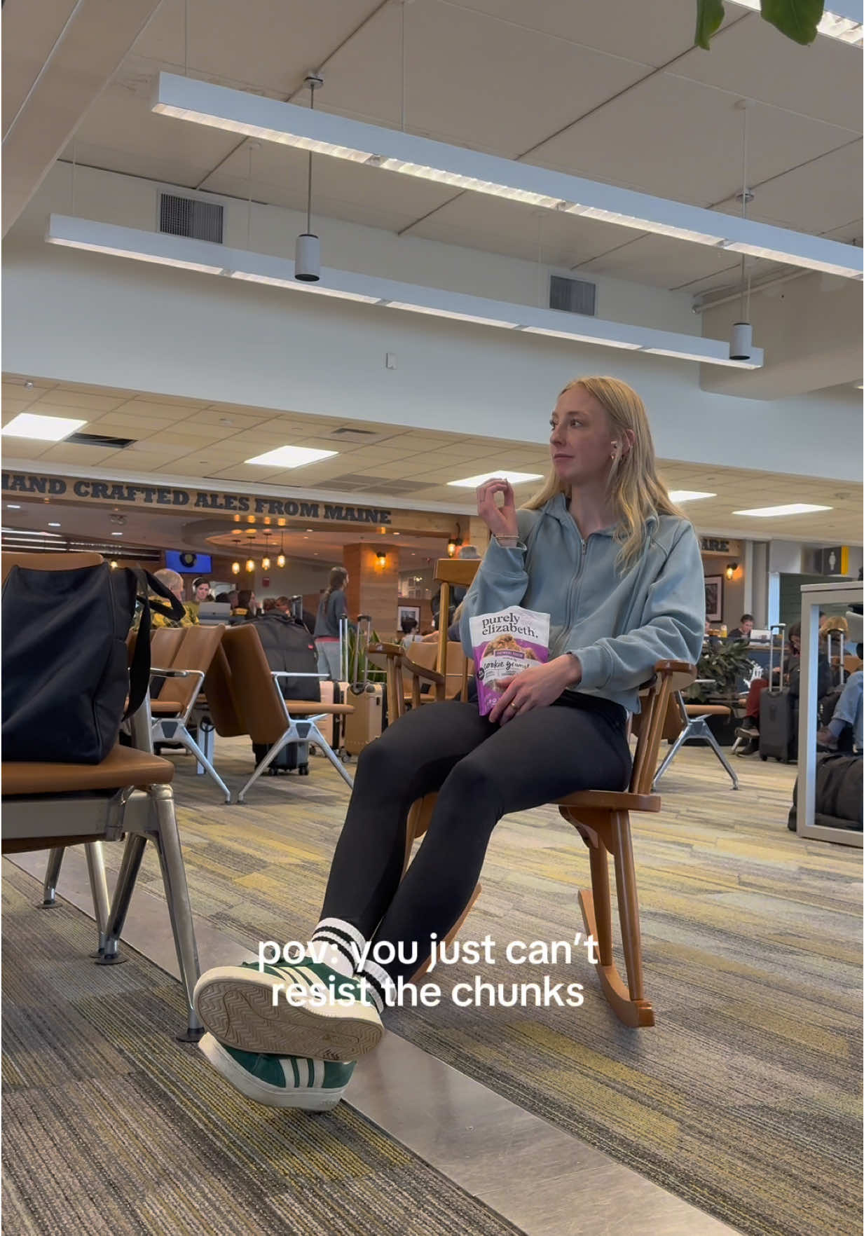 what are u doing if u see me pull this out of my bag at the airport… 😇 🥣 🍪 & can we TALK ABT THE ROCKING CHAIR likeeee @Purely Elizabeth #purelyelizabethpartner 