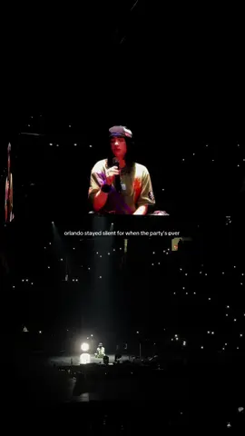 you can hear the air conditioner  #billieeilish #hmhas #orlando #whenthepartysover #concert 