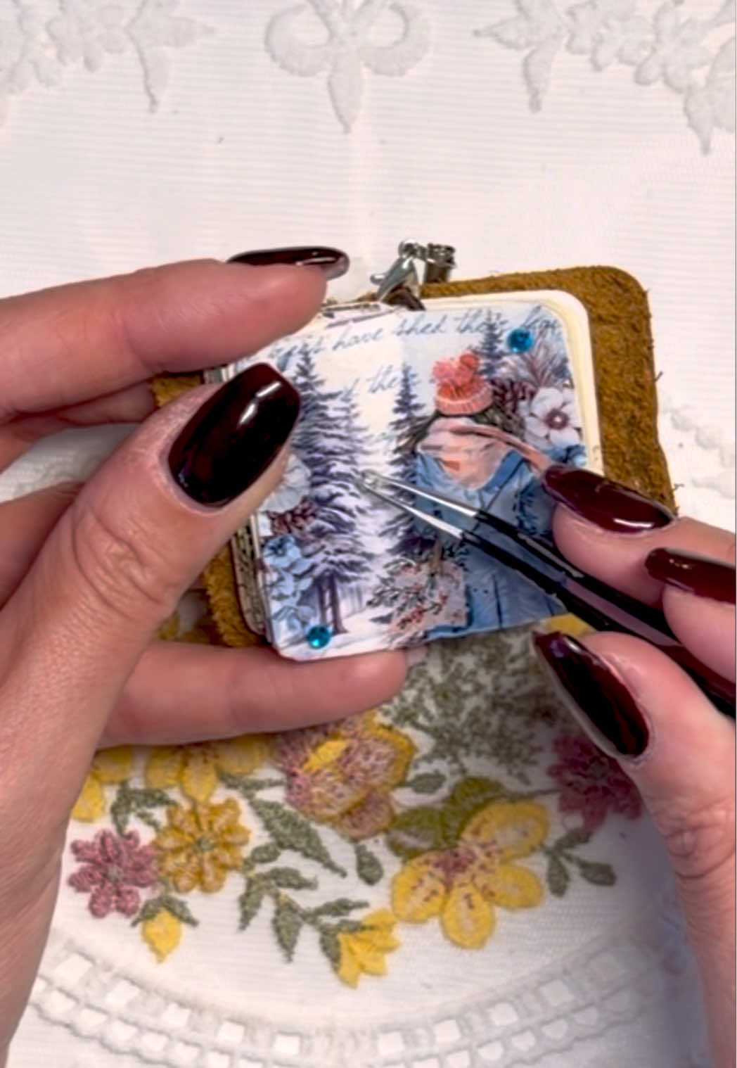 Winter forest walk mini journal ❄️🤍🌲 As we’ve just launched our Christmas collection on my website, and the winter range just got even bigger — I thought it was the perfect inspiration for a snowy spread 🥰 Can’t wait to see your winter creations soon! Link in bio to stock up on winter and Christmas supplies 💫 #scrapbook #artjournal #minijournal #cardmaking #wintervibes