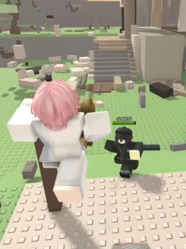 This method doesn't normally work. Also yall fw my Vanzi cosplay? I kept getting hated on for being Ivan so this is close enough to my glorious king Ivan 🥹🥹 #roblox #robloxfyp #fyp #bmf #alienstage 