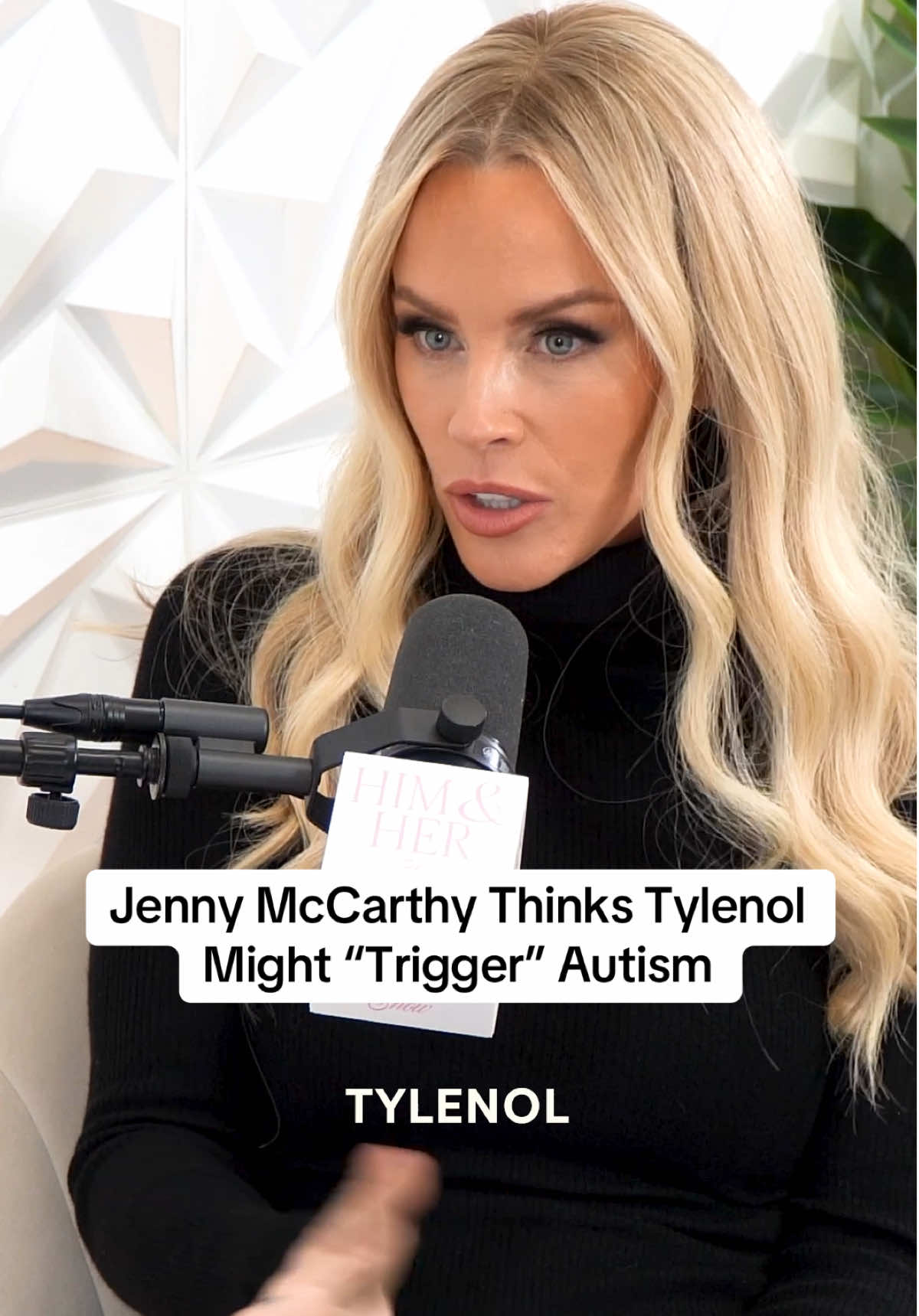 @Jenny McCarthy gets into the science behind why she doesn’t take Tylenol on @thehimandhershow  🎧 Available now on YouTube  #tylenol #autism #jennymccarthy #podcastclips 