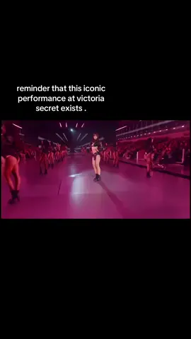 this years artists are dissapointing, but still watching it for the girls 💗 #victoriassecretfashionshow #victoriasecret #foryoupage #lalisa #Runway 