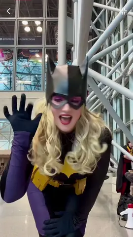 Lowkey her song? Happy NYCC!!! #nycc #batgirl #stephaniebrown #newyorkcitycomiccon 