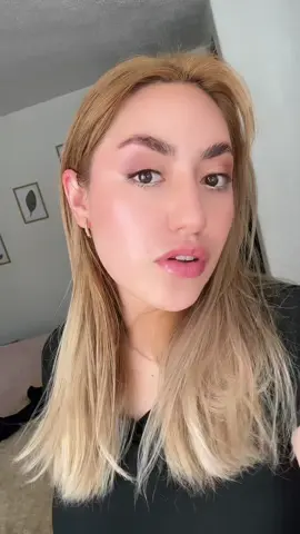 ✨ Estoy obsesionada con estos rubores de Beauty Creations 😍 parecen un labial grandote pero son rubor en barra, se deslizan súper bonito y tienen una pigmentación construible increíble 💕 El mío es el tono Fuchsia y de verdad me encantó, voy a comprar todos 😭🔥 Lo conseguí aquí en TikTok Shop 🛍️ #BeautyCreations #RuborEnBarra #MakeupTok #FuchsiaMood #TikTokShop     
