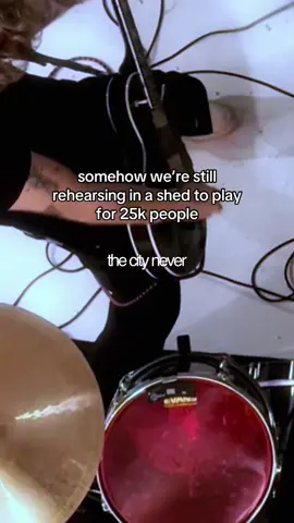 make it look seggsy tho #rocktober 