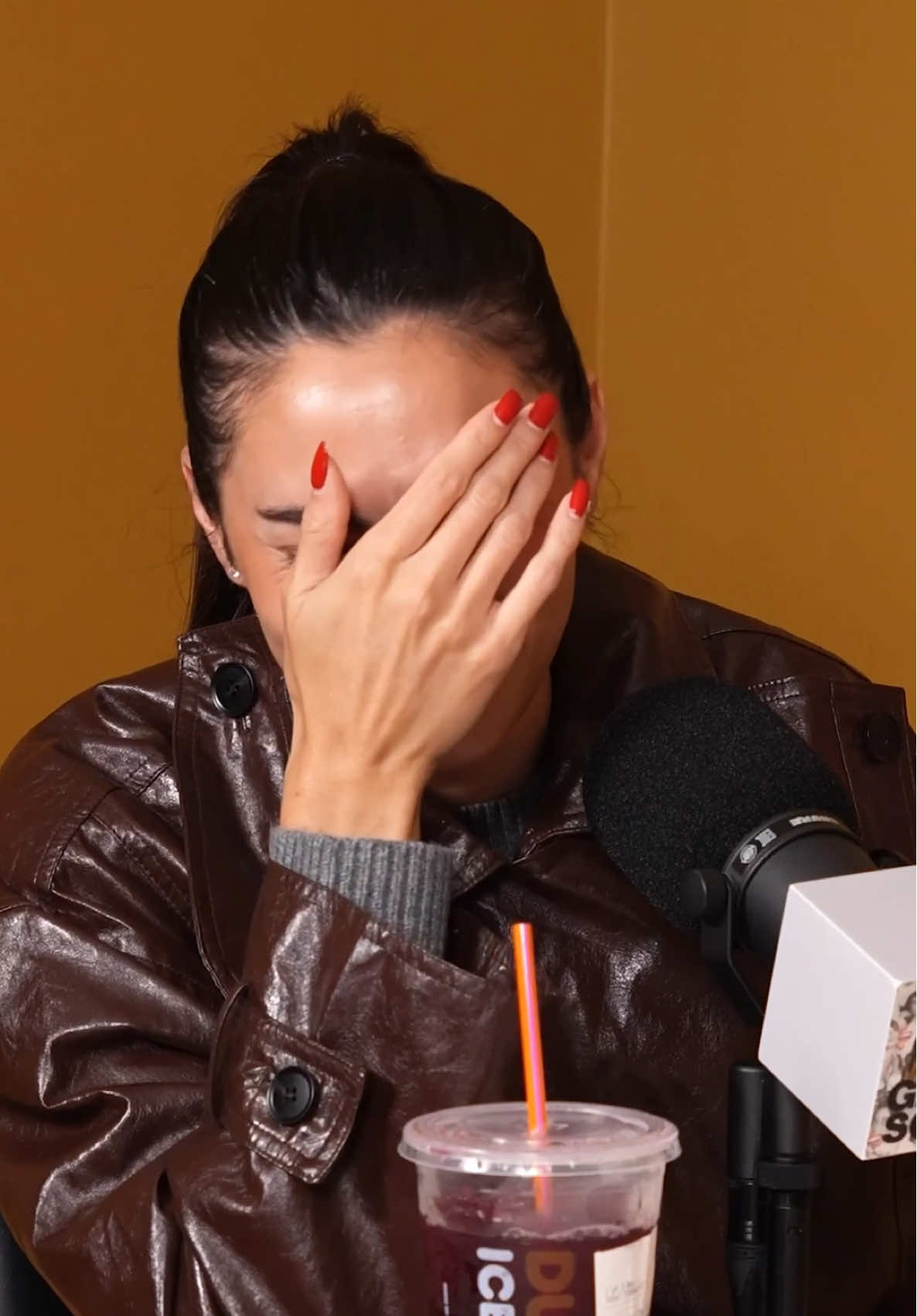 tag someone who needs therapy @Hannah Berner @Paige DeSorbo 