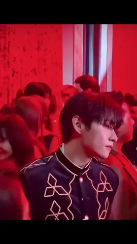 251015 ‘뷔’ W Korea ‘LOVE YOUR W’#btsv #kimtaehyung #テテ 