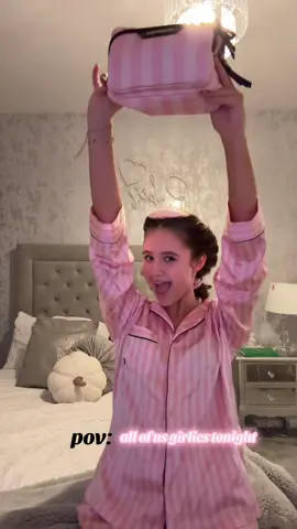 @Victoria’s Secret so excited !! 💐💝👛🩷🩰 #victoriasecret #vsfs #girlies #fyp #fashionshow 