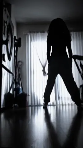 i lwky wanna free dance to more edit audios ts fun #fyppppppppppppppppppppppp #dancetok #dancer #silhouette #fyp 