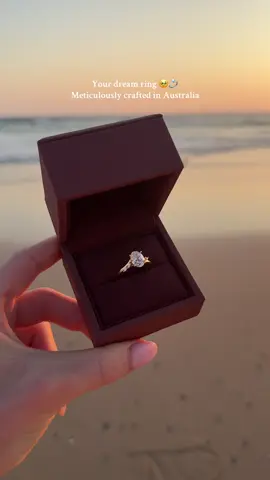 The Amira Ring 🥹 Lovingly designed and crafted in Australia. Would you say ‘yes’ to the Amira? #amira #beachproposal 