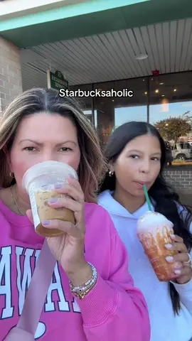 Addicted to you😁@Starbucks 💚#starbucks #momanddaughter 