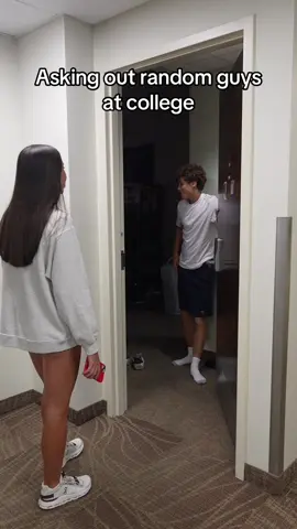 She actually got it 🤣 #fyp #rizz #foryou #college 