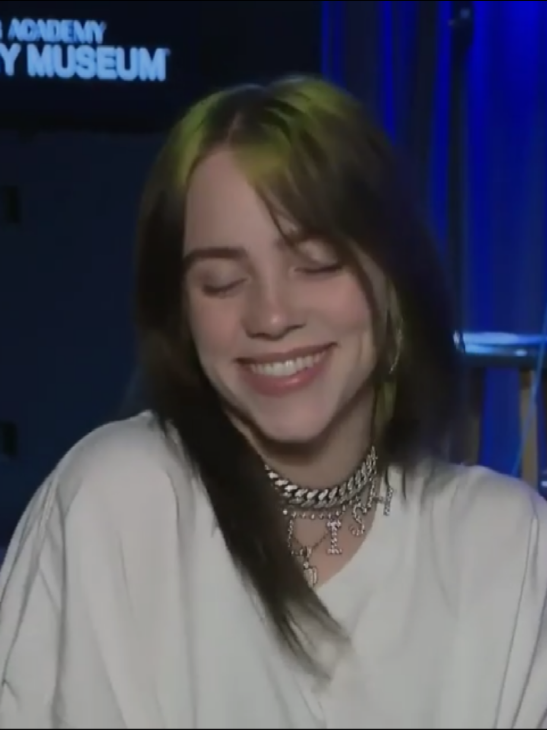 البت جامده إستيراد يونان 😂😍 /بيلي ايلش😍☝🏻 #بيلي_ايلش #wildflower#billieeilish#بيلي#foryou 