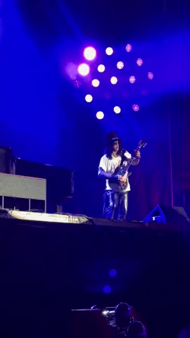 November Rain, Guns n’ Roses 🌹🎸 Stgo de Chile, 14/10/25 #gunsnroses #slash #axlroses #tour #novemberrain 