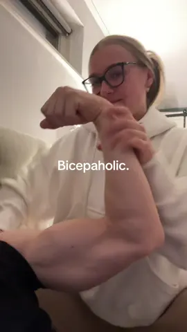 I’m addicted to his biceps😍😝#bf #bicep #adicted #fyp #Love 